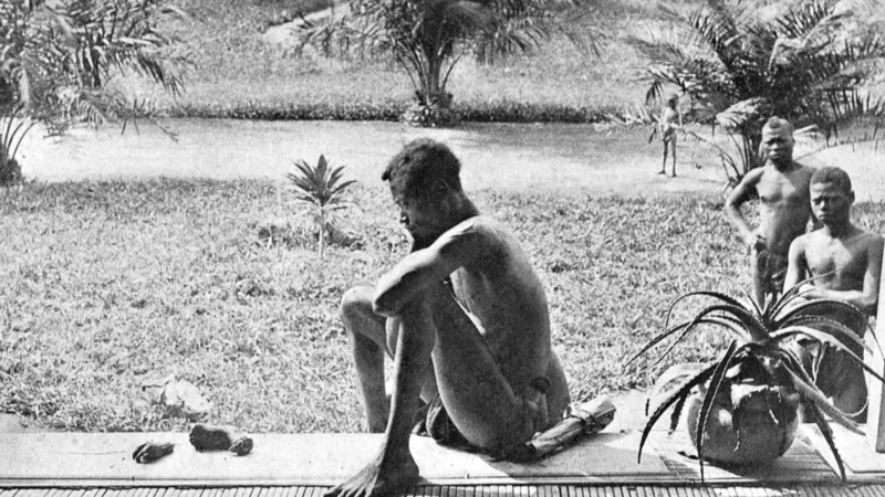 Nsala of Wala with the hand and foot of his daughter Boali.